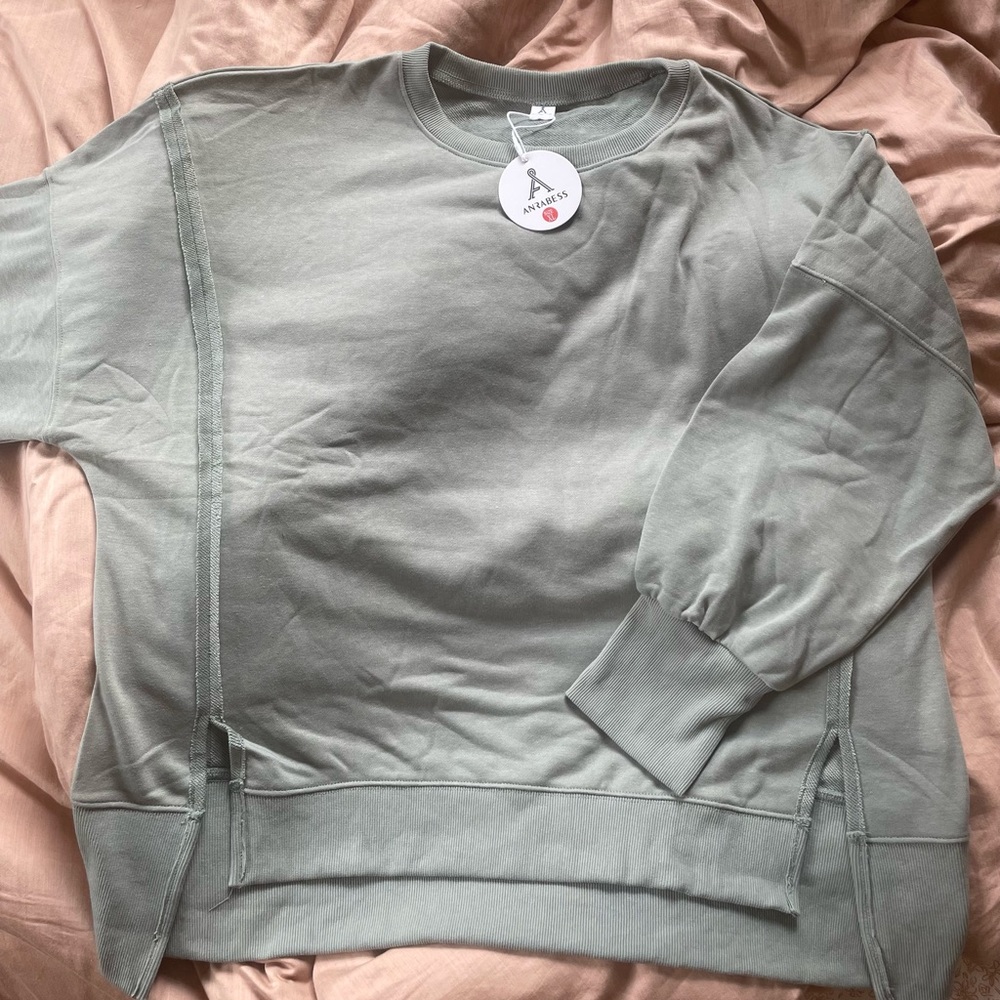 *Tags on* Women’s Sage Green Sweater XL with cuffed wrists